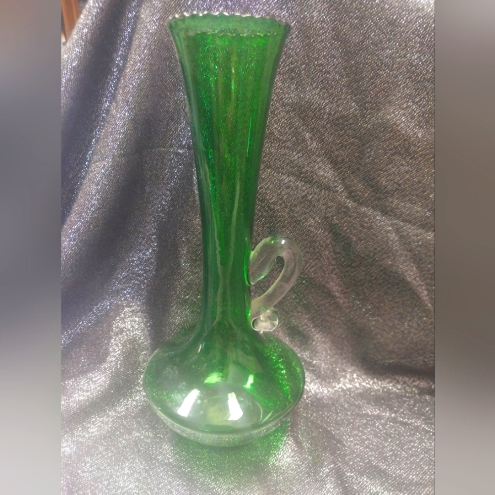 Hand-blown Emerald Green Vase